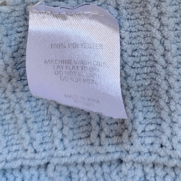 2 Baby Blankets - Picture 6 of 6